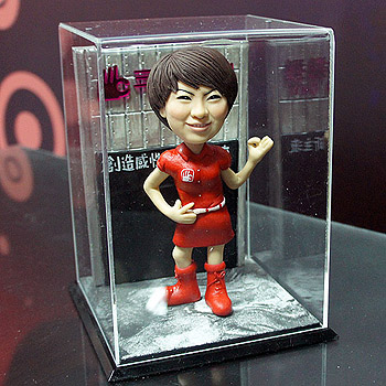 三奇髮型單人公仔場景組(含防塵框)